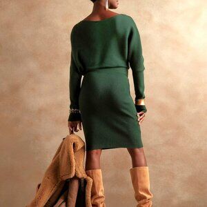 NWT Colleta Off-Shoulder Sweater Dress Size Medium in Forest Emerald Green